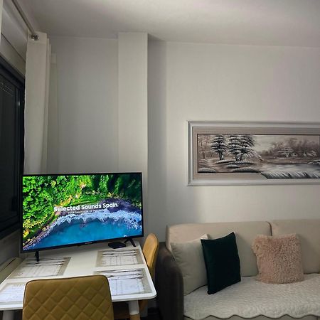 Sky Center Apartment Tirana Zewnętrze zdjęcie