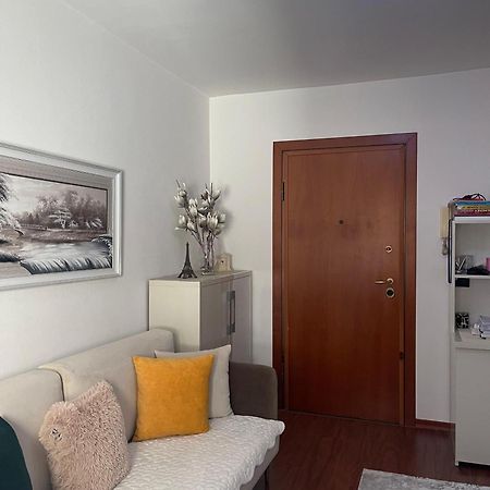 Sky Center Apartment Tirana Zewnętrze zdjęcie